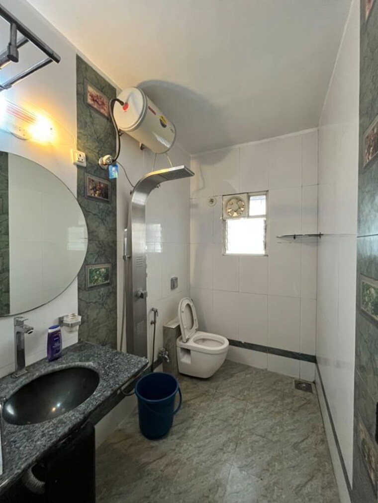 Bathroom, kool-homes-arena 3 Bedroom 1100 Sq.Ft. Apartment In Balewadi Pune 10519661