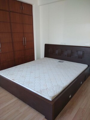 Bedroom in 3 BHK Builder Floor at Sector 21 – for Rent