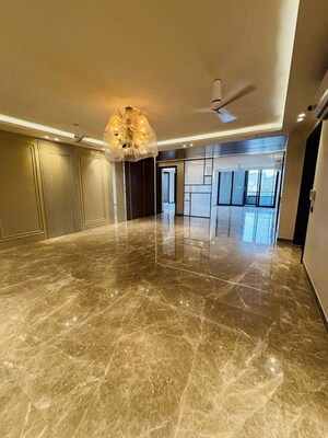 Room in 3 BHK Builder Floor at Sector 21 – for Rent