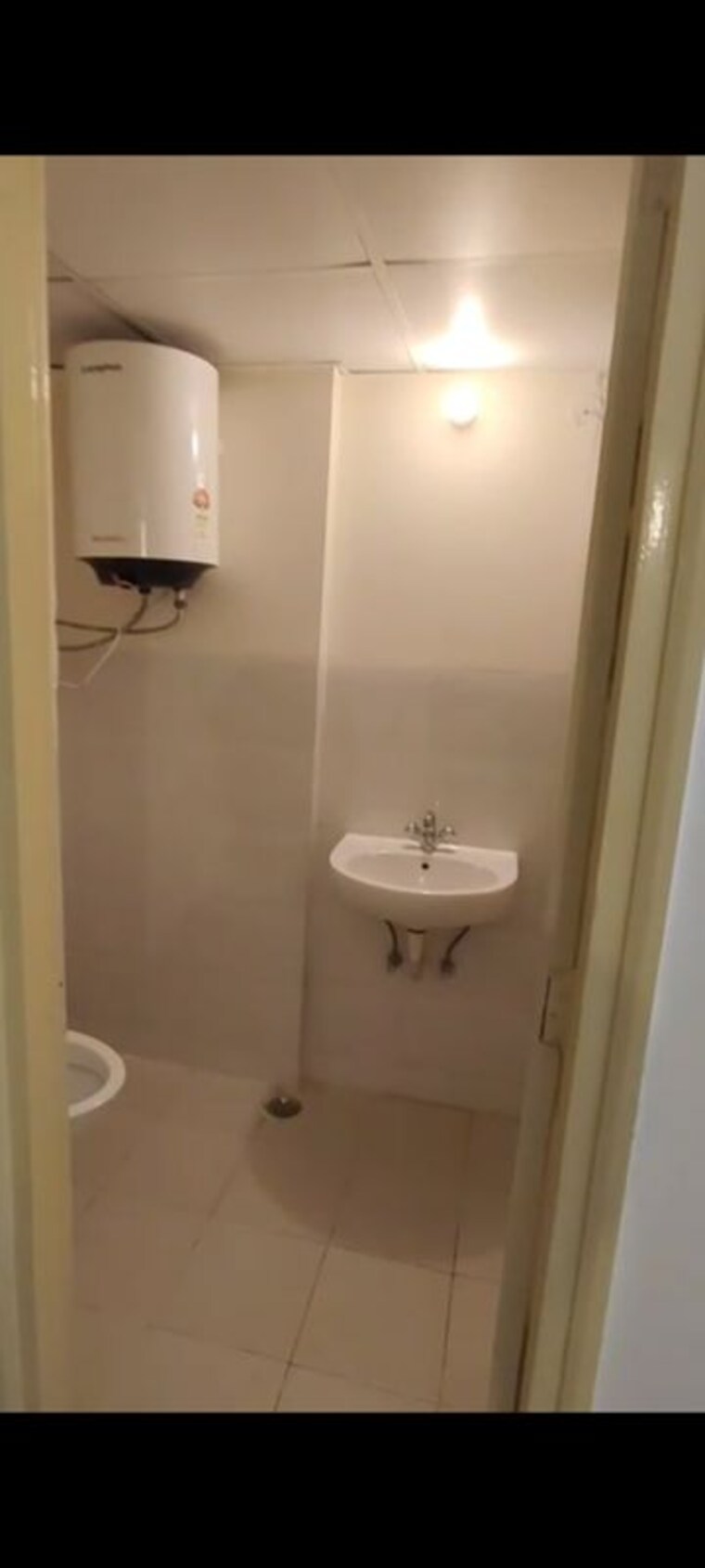 Bathroom, wave-dream-homes 2 Bedroom 840 Sq.Ft. Apartment In Wave City Ghaziabad 9882941