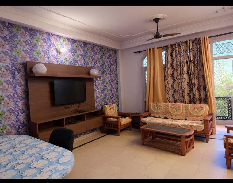 Living Room, sai-enclave-niti-khand 3 Bedroom 1200 Sq.Ft. Builder Floor In Niti Khand Ghaziabad 10519705
