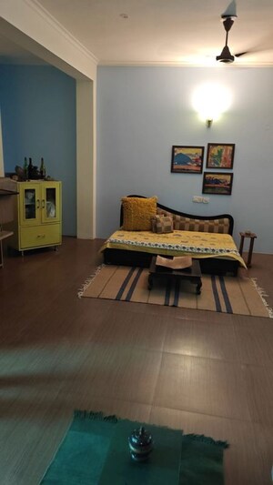Bedroom in 5 BHK Independent House at Chattarpur – for Sale
