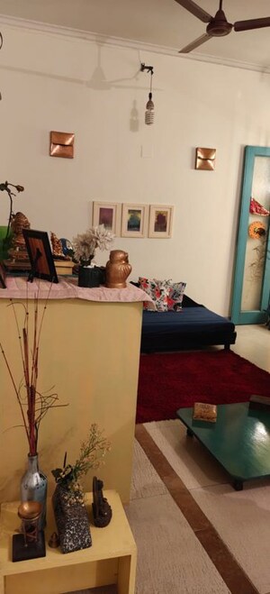 Room in 5 BHK Independent House at Chattarpur – for Sale