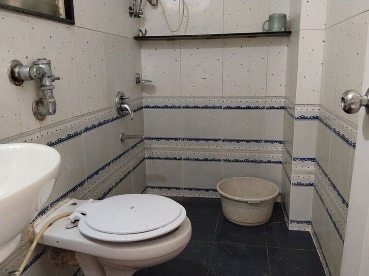 Bathroom, dosti-lotus 2 Bedroom 650 Sq.Ft. Apartment In Wadala Mumbai 10519782