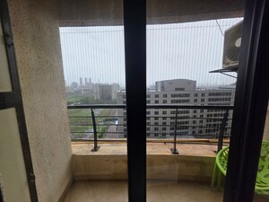 Room in 2 BHK Apartment at K Raheja Interface Heights, Malad West – for Rent