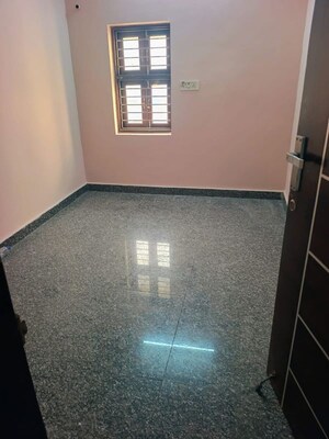 Furnished Amenities in 2 BHK Builder Floor at Spring Field, Sector 31 – for Rent