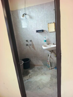 Bathroom in 2 BHK Builder Floor at Spring Field, Sector 31 – for Rent