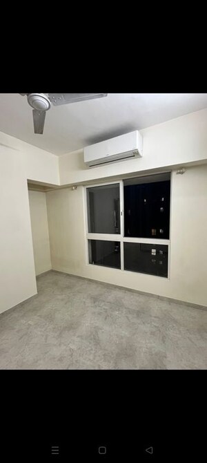 Room in 2 BHK Apartment at Lodha Amara, Kolshet Road – for Rent