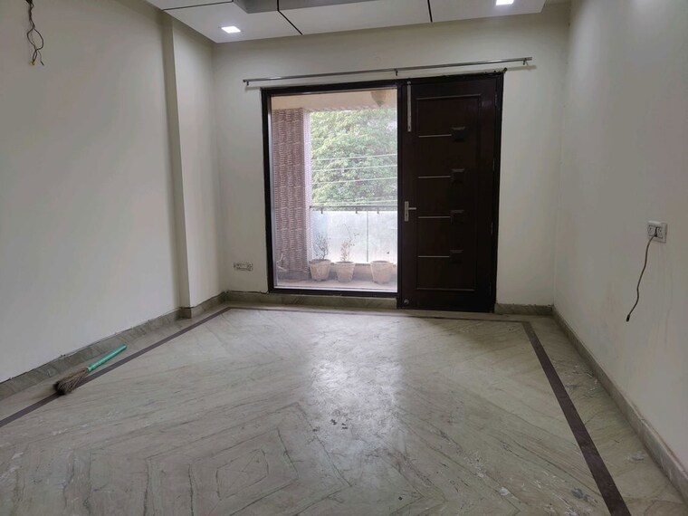 Room, sector 22 3 Bedroom 1600 Sq.Ft. Builder Floor In Sector 22 Gurgaon 10519851