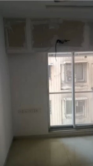 Bedroom in 2 BHK Apartment at Kukreja Estate, Chembur – for Rent