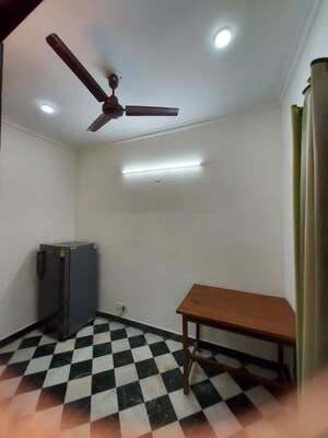 Staircase in 3.5 BHK Builder Floor at Swaran Nagri, Sector 31 – for Rent