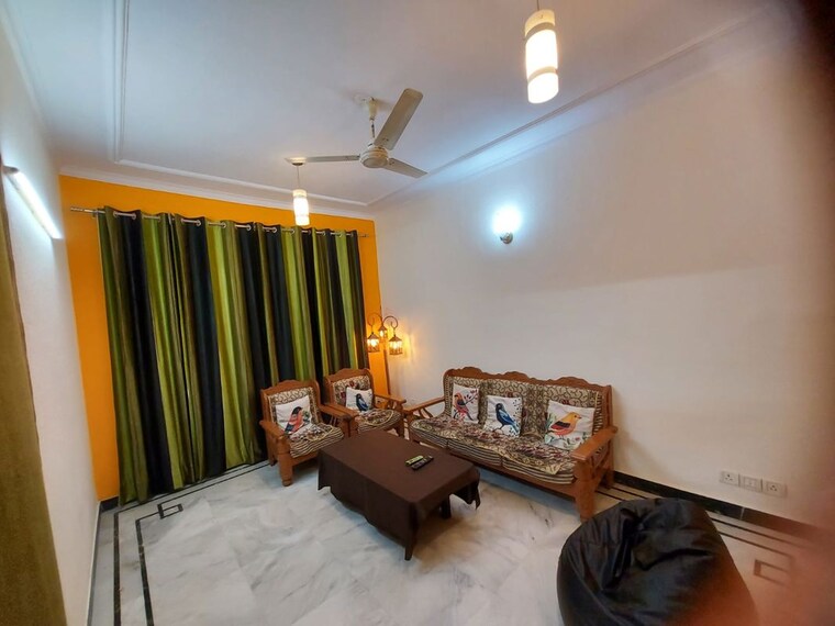 Living Room, swaran-nagri 3.5 Bedroom 300 Sq.Ft. Builder Floor In Sector 31 Faridabad 10519849