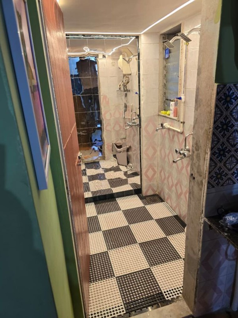 Bathroom, waghbil 1 Bedroom 450 Sq.Ft. Apartment In Waghbil Thane 10519862