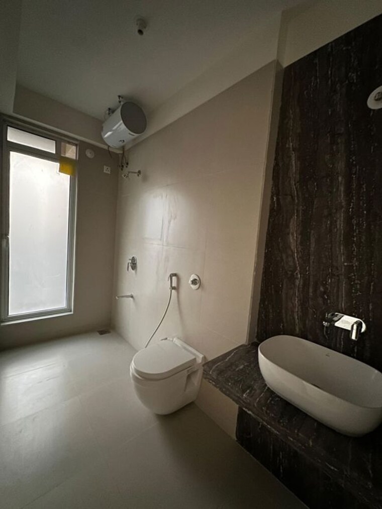 Bathroom, lodha-high-end 4 Bedroom 1700 Sq.Ft. Apartment In Kapur Bawdi Thane 10519923