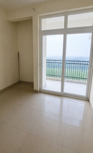 Room in 1 BHK Apartment at Supertech Golf Country Village, Sector 22d Yamuna Expressway – for Rent