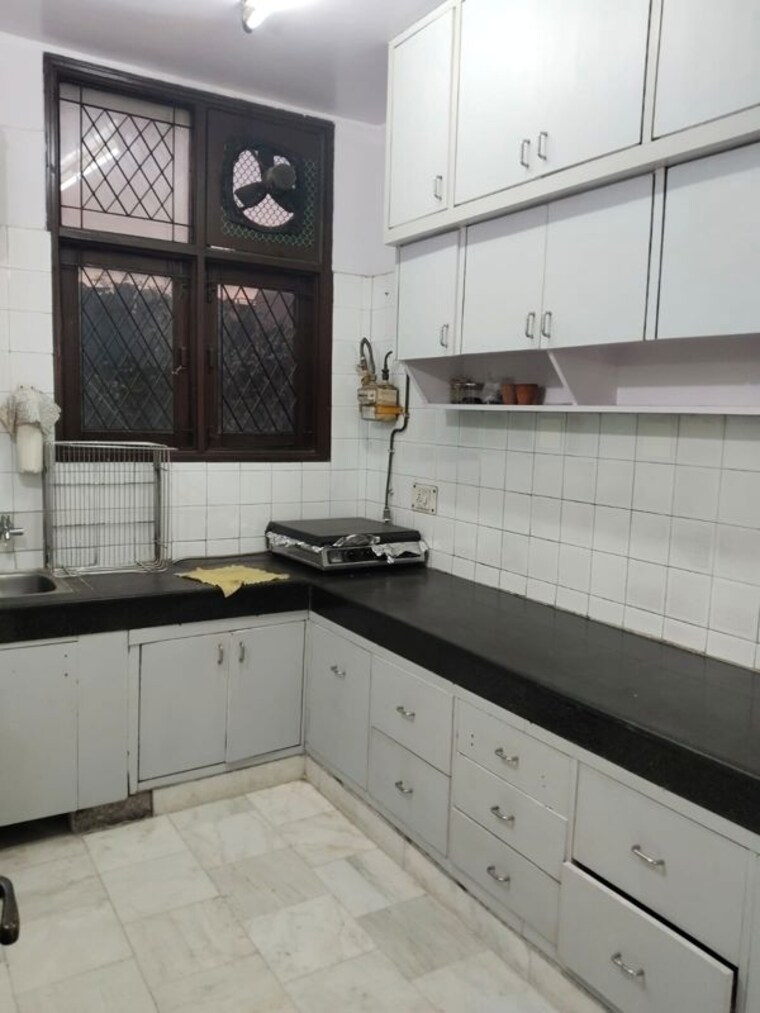 Kitchen, kalkaji 3 Bedroom 200 Sq.Yd. Builder Floor In Kalkaji Delhi 10519956