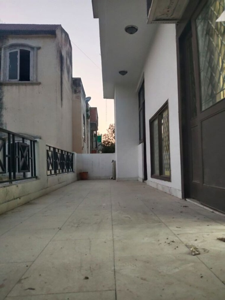 Exterior View, kalkaji 3 Bedroom 200 Sq.Yd. Builder Floor In Kalkaji Delhi 10519956