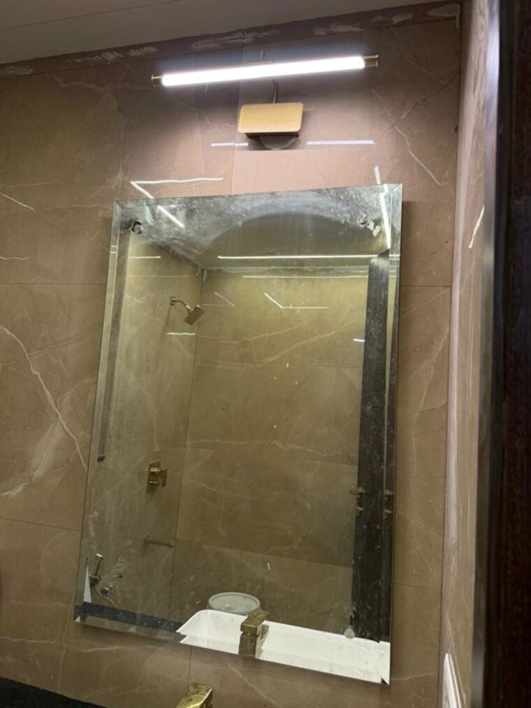 Bathroom, smart-world-orchard 3 Bedroom 1712 Sq.Ft. Builder Floor In Sector 61 Gurgaon 10519972