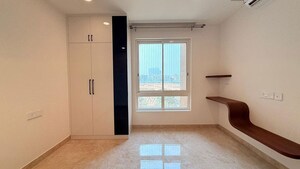 Room in 3 BHK Apartment at Aurobindo Kohinoor, Serilingampally – for Rent