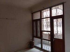 Room in 4 BHK Builder Floor at Kailash Colony – for Rent