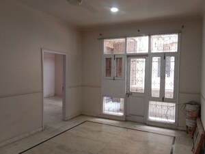 Room in 4 BHK Builder Floor at Kailash Colony – for Rent