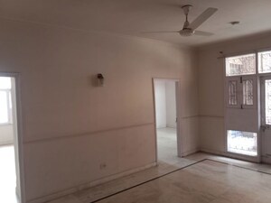 Room in 4 BHK Builder Floor at Kailash Colony – for Rent