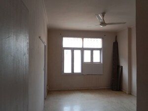 Room in 4 BHK Builder Floor at Kailash Colony – for Rent