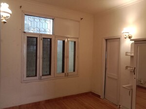 Room in 4 BHK Builder Floor at Kailash Colony – for Rent