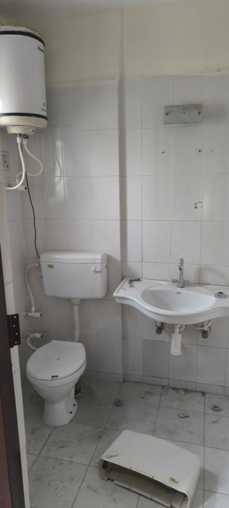Bathroom, trehan-hill-view-garden 2 Bedroom 1111 Sq.Ft. Apartment In Alwar Bypass Road Bhiwadi 10519980