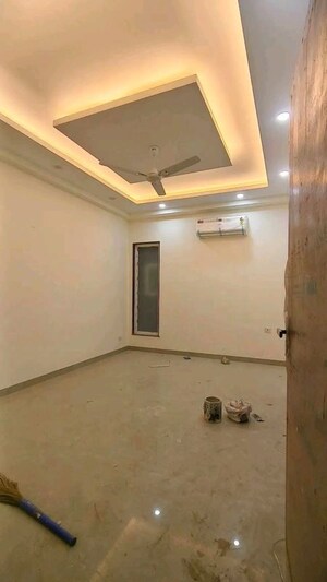 Room in 2 BHK Builder Floor at Chattarpur – for Rent