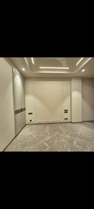 Building Lobby in 4 BHK Builder Floor at Greater Kailash – for Rent