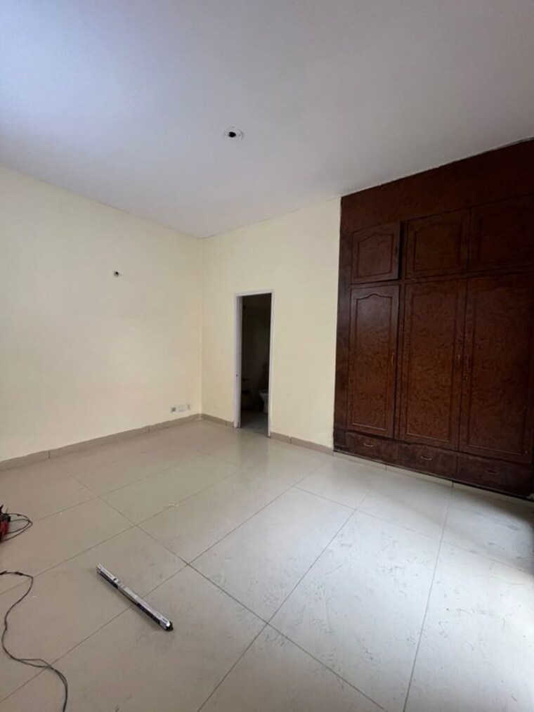Room, sector 48 3 Bedroom 1500 Sq.Ft. Builder Floor In Sector 48 Chandigarh 10520010