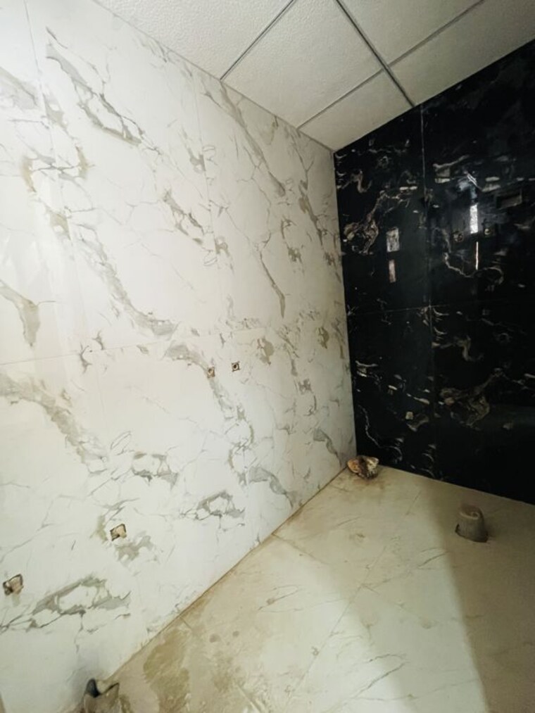 Bathroom, sector 73 3 Bedroom 1500 Sq.Ft. Builder Floor In Sector 73 Noida 10520026