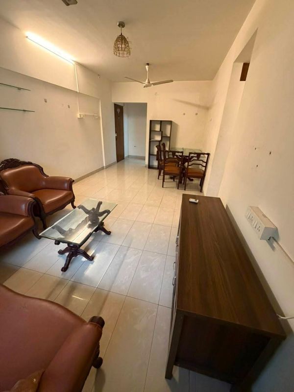 2 BHK 800 Sq.Ft. Apartment in Versova View