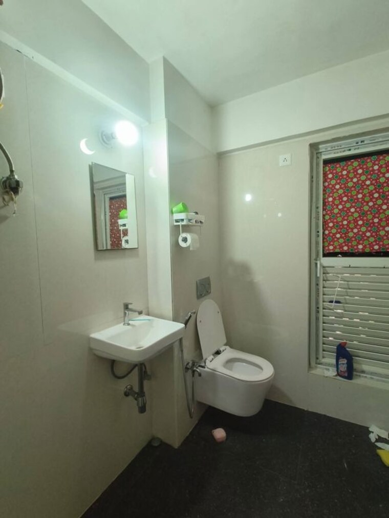 Bathroom, versova-view 2 Bedroom 800 Sq.Ft. Apartment In Andheri West Mumbai 10520042
