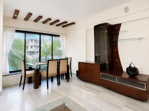 2 BHK Apartment For Rent in Radheya Apartment, Khar West
