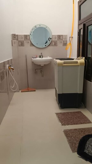 Team Area in 2 BHK Independent House at Chinhat – for Rent