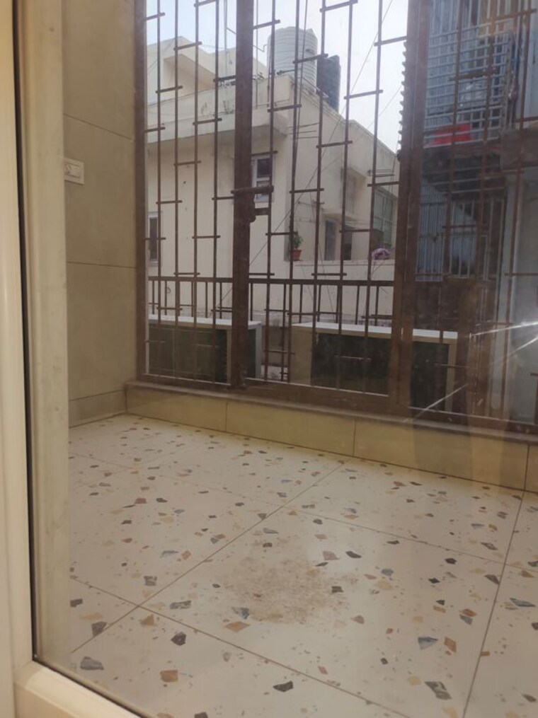 Balcony, east of kailash 3 Bedroom 1800 Sq.Ft. Builder Floor In East Of Kailash Delhi 10520199
