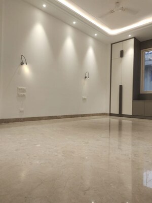 Room in 3 BHK Builder Floor at East Of Kailash – for Sale