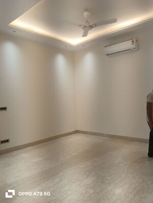 Room in 3 BHK Builder Floor at Greater Kailash I – for Rent