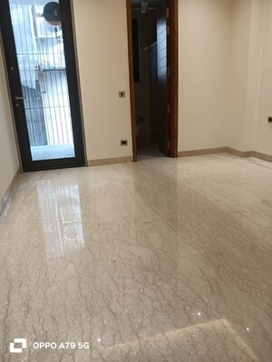Room in 3 BHK Builder Floor at Greater Kailash I – for Rent