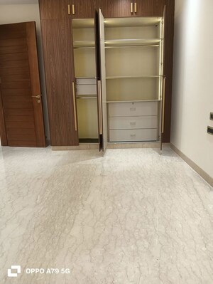 Room in 3 BHK Builder Floor at Greater Kailash I – for Rent