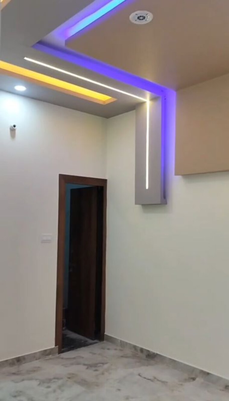 Room, indira nagar 3 Bedroom 900 Sq.Ft. Villa In Indira Nagar Lucknow 10520239