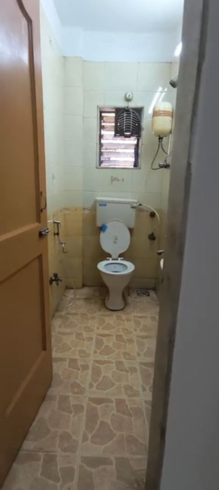 Bathroom, kurla-kamgar-chs 3 Bedroom 800 Sq.Ft. Villa In Kurla Mumbai 10520264