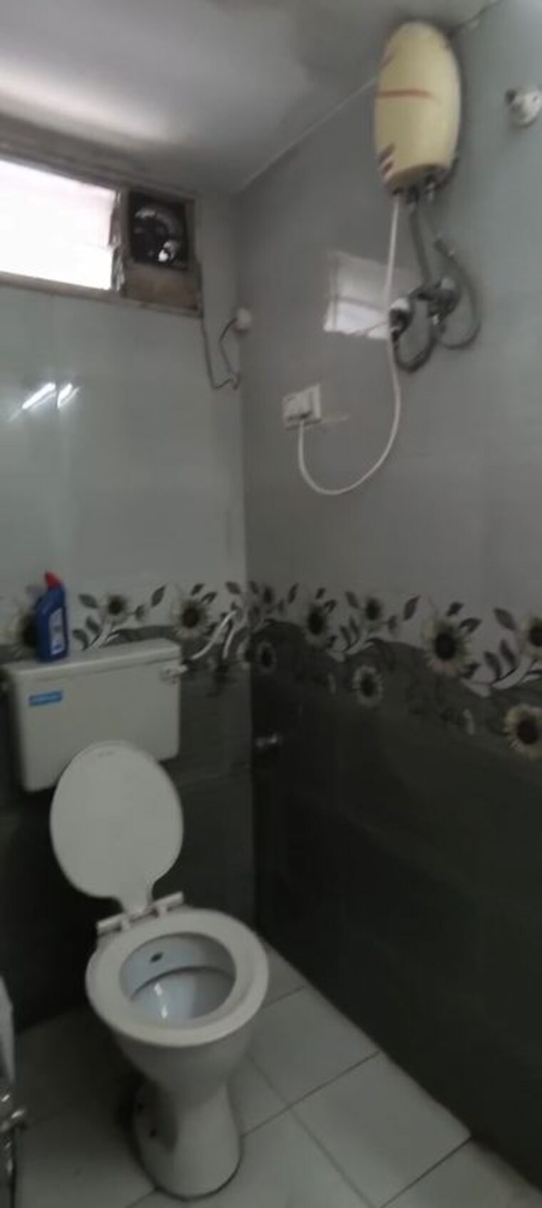 Bathroom, kurla-kamgar-chs 3 Bedroom 800 Sq.Ft. Villa In Kurla Mumbai 10520264