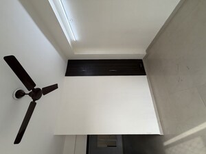 Room in 3.5 BHK Apartment at Windsor Paradise 2, Raj Nagar Extension – for Rent