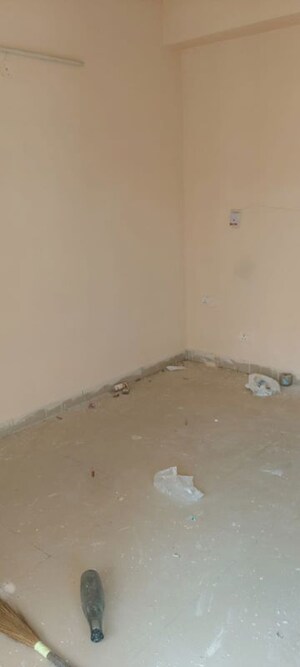 Room in 2 BHK Apartment at Supertech Eco Village II, Sector 16b Greater Noida – for Rent
