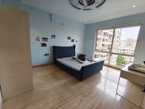 Room in 4 BHK Apartment at Marvel Diva 2, Magarpatta City – for Sale
