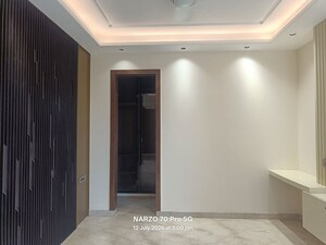 Room in 4 BHK Builder Floor at DLF City Phase IV, Dlf Phase iv – for Sale