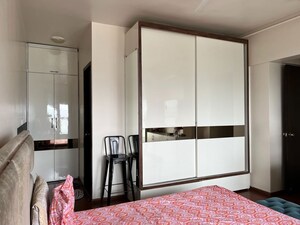 Room in 3 BHK Apartment at Amanora Future Towers, Hadapsar – for Sale